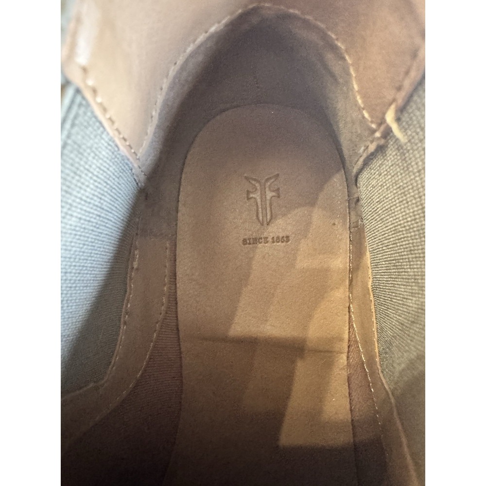 Frye Suede Chelsea Ankle Boots Booties Mushroom Taupe Women's 7 M - Picture 8 of 9
